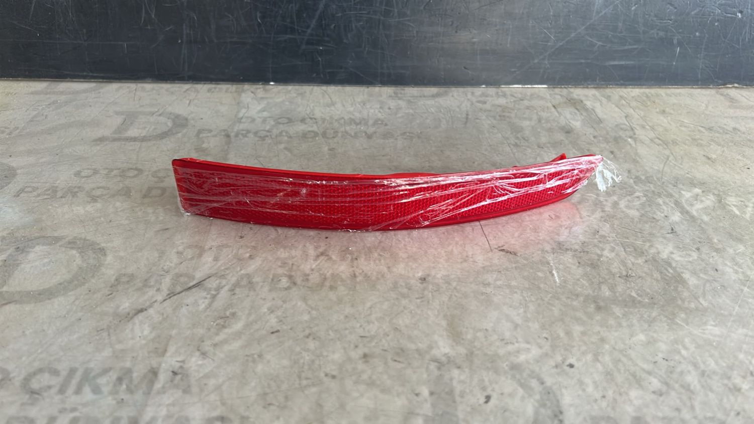 VOLKSWAGEN JETTA SA� ARKA TAMPON REFLEKT�R� 2015-2018 YEN� SIFIR